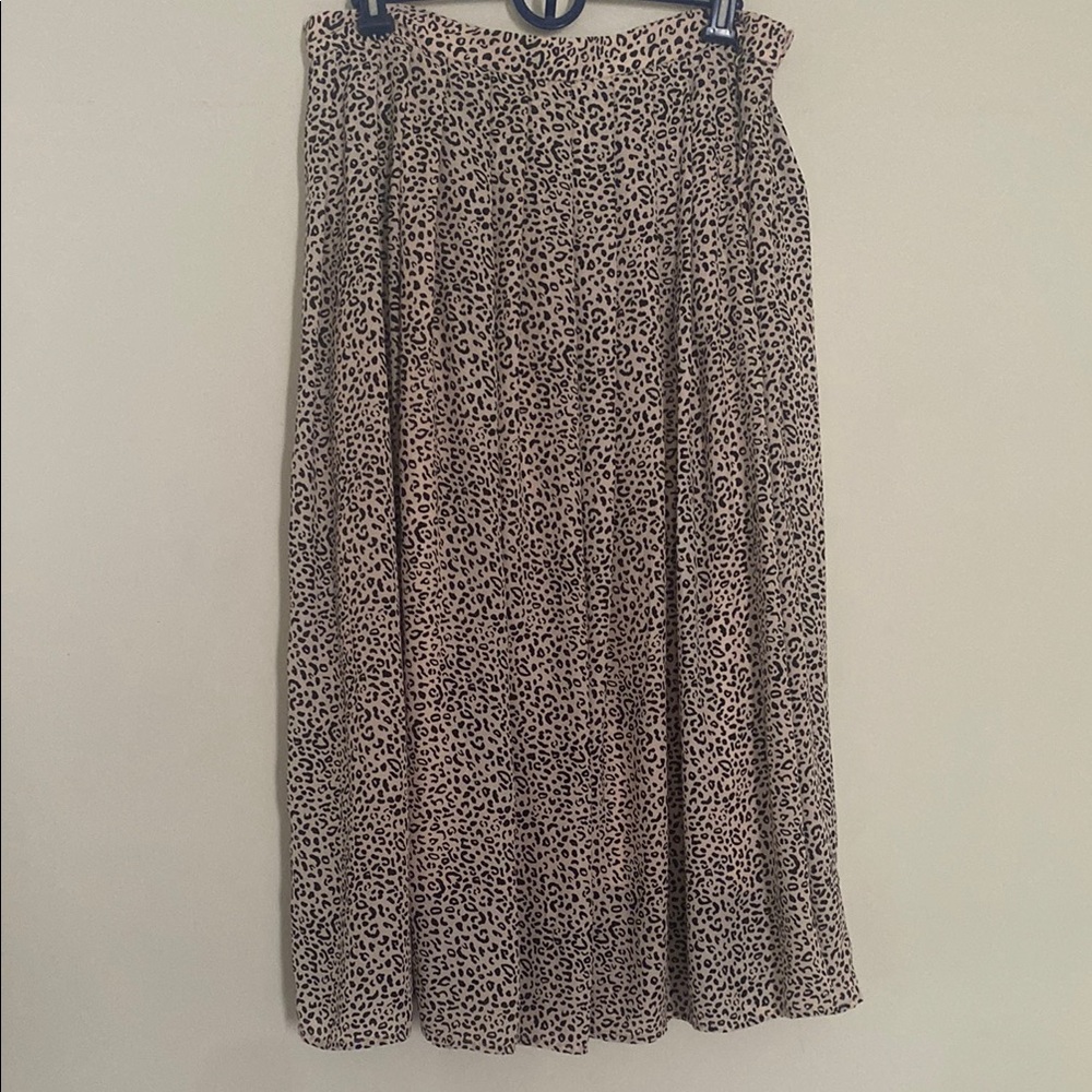 Who What Wear Silver Pleated Midi Leopard print skirt